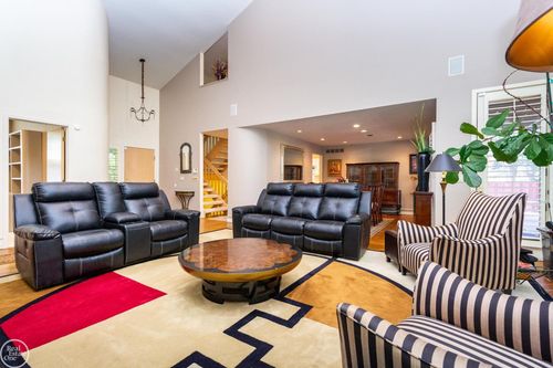 6282 Rose Blvd, West Bloomfield, MI, 48322-2288 | Card Image