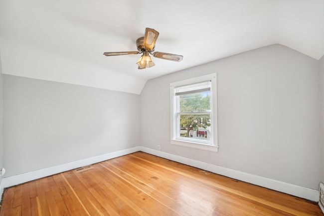 15_interior.jpg | Image 12