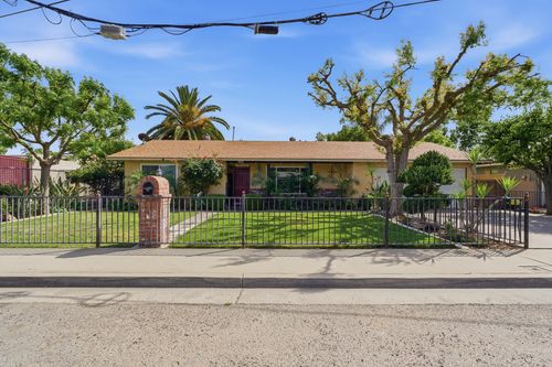 751 W Westfield Ave, Porterville, CA, 93257-1251 | Card Image
