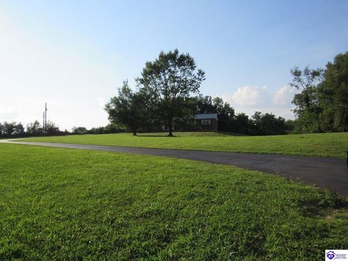 237 Stratmoor Dr, Elizabethtown, KY, 42701-8702 | Card Image