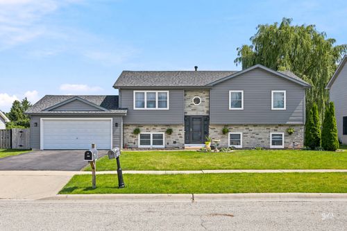 5903 Castlewood Trl, McHenry, IL, 60050-5935 | Card Image