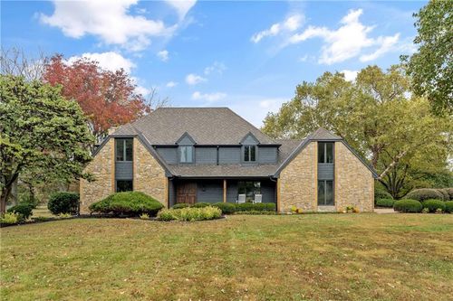 3680 W 194th St, Stilwell, KS, 66085-8413 | Card Image