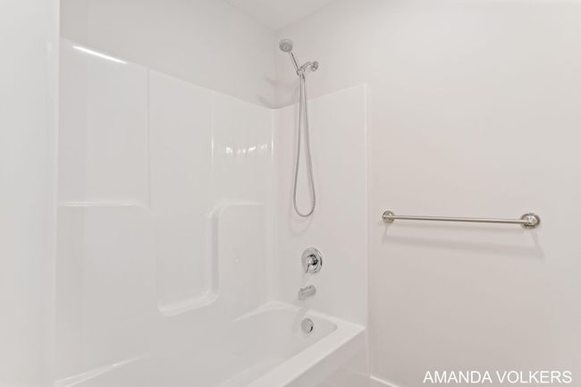 Full bath up | Image 39