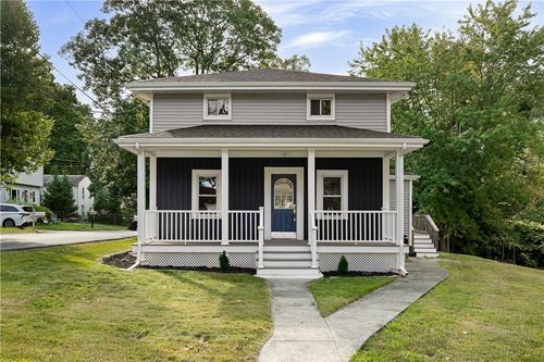 94 Kay St, Cumberland, RI, 02864-2312 | Card Image
