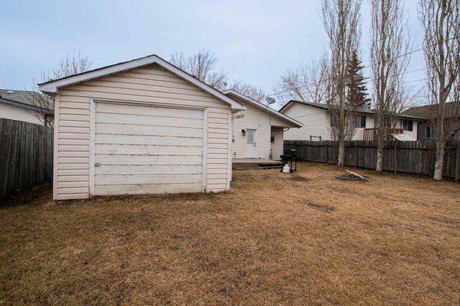 9313 101 Avenue, Home with 3 bedrooms, 1 bathrooms and 1 parking in Grande Prairie AB | Image 18