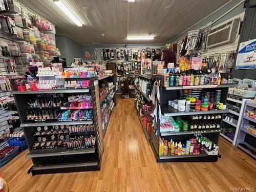 19 New Main St, Haverstraw, NY, 10927-1807 | Card Image