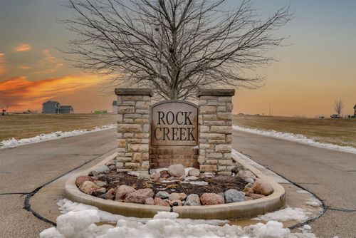 1 Cobblestone Ave, Carlock, IL, 61725-9453 | Card Image