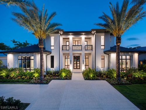 540 4th Ave N, Naples, FL, 34102-8425 | Card Image