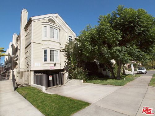 4-10627 Moorpark St, Toluca Lake, CA, 91602 | Card Image