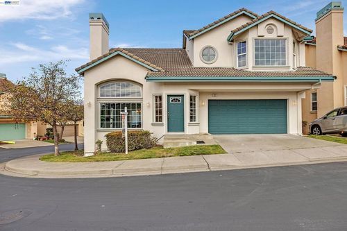 22 Buena Vista Rd, South San Francisco, CA, 94080-5575 | Card Image