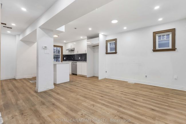274 Ritson Rd N, House other with 5 bedrooms, 3 bathrooms and 3 parking in Oshawa ON | Image 9