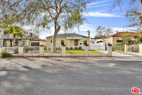 6323 Farmdale Ave, North Hollywood, CA, 91602-2002 | Card Image