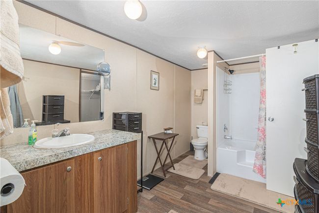 2105 Fm 1104, House other with 3 bedrooms, 2 bathrooms and null parking in Kingsbury TX | Image 24