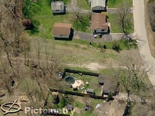 2005 Roberts St, Wilmington, IL, 60481-1734 | Card Image