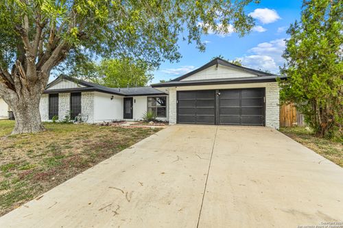 330 Whitecliff Dr, San Antonio, TX, 78227-4336 | Card Image