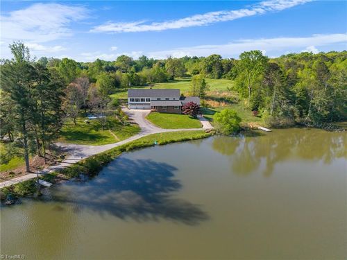 2740 Wiley Farm Rd, Kernersville, NC, 27284-2091 | Card Image