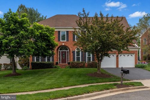 5105 Claybank Ln, CENTREVILLE, VA, 20120-1794 | Card Image