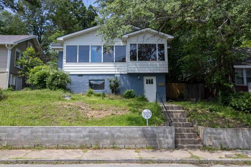 4204 C St, Little Rock, AR, 72205-4056 | Card Image