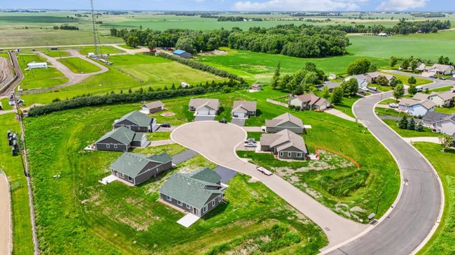 Enjoy one level living on a quiet cul-de-sac. | Image 30