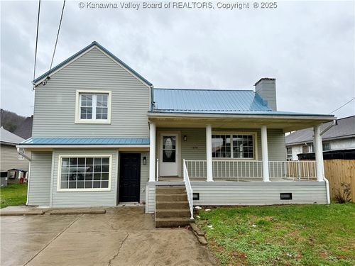 1828 18th St, Nitro, WV, 25143-1821 | Card Image