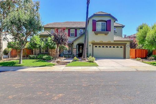 531 Half Moon Ct, Discovery Bay, CA, 94505-1834 | Card Image