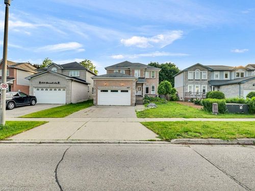 607 Burnett Ave, Cambridge, ON, N1T1P3 | Card Image