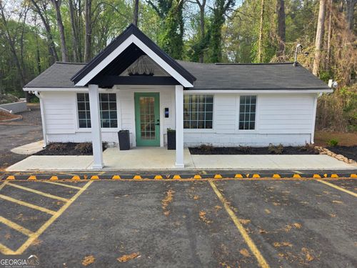 216 E Memorial Dr, Dallas, GA, 30132-4321 | Card Image