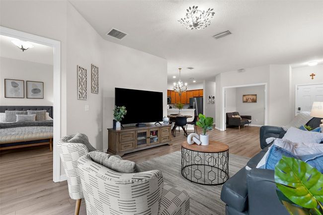11819 Tempest Harbor Loop, House other with 3 bedrooms, 2 bathrooms and null parking in VENICE FL | Image 6