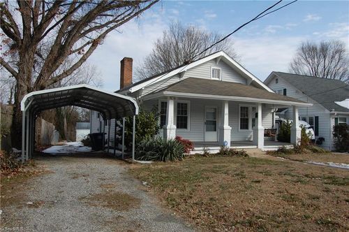 819 Watson Ave, Winston-Salem, NC, 27103-3750 | Card Image