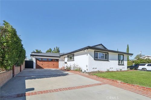 10007 Debra Ave, North Hills, CA, 91343-1204 | Card Image