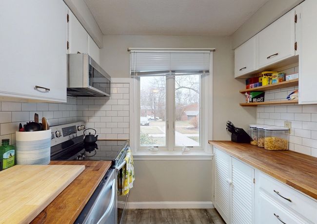 27 - 27 Webster Ct, Condo with 2 bedrooms, 2 bathrooms and 2 parking in Amherst MA | Image 5