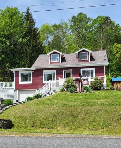 135 Pearl Street Ext, Bainbridge, NY, 13733-3232 | Card Image