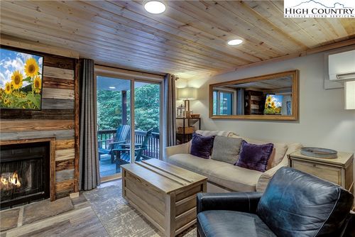 c-76 Creekside Dr, Banner Elk, NC, 28604-8499 | Card Image