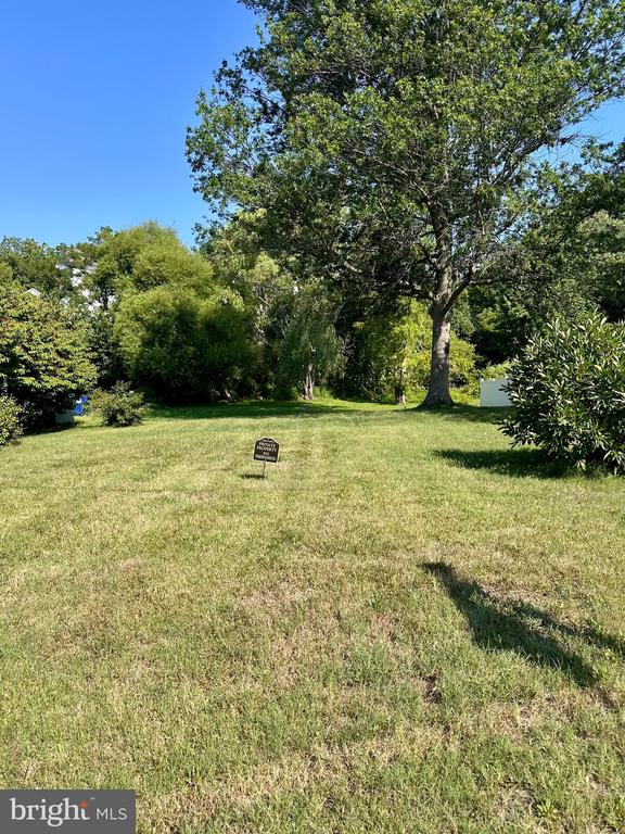 Land in LEONARDTOWN 5
