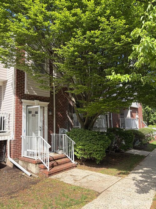 502 Great Beds Ct, Perth Amboy, NJ, 08861-5201 | Card Image