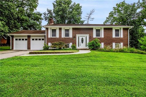 15 Circle Dr, Warrensburg, MO, 64093-2920 | Card Image
