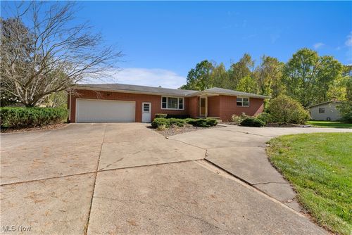 2425 Pleasant Valley Rd, Niles, OH, 44446-4422 | Card Image