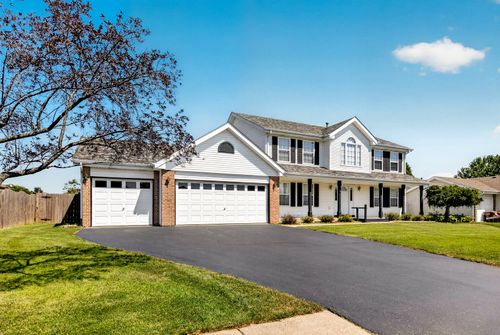 735 Kristi Dr, BYRON, IL, 61010-1424 | Card Image