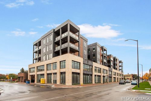 303-159 S River Ave, Holland, MI, 49423-2863 | Card Image