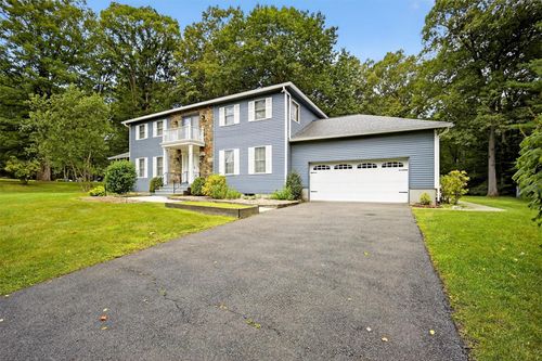 92 Brook Hollow Dr, New Windsor, NY, 12553-8624 | Card Image