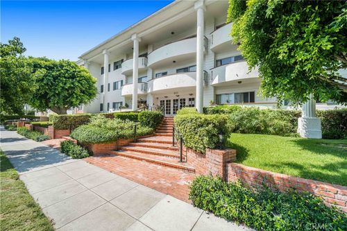 211-521 Montana Ave, Santa Monica, CA, 90403-1317 | Card Image