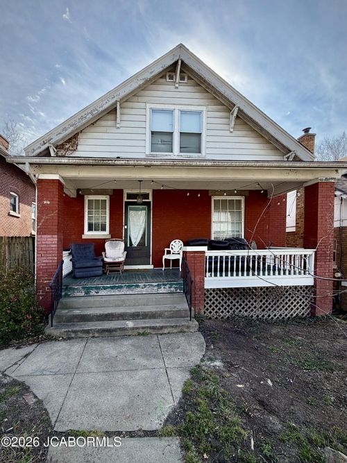 818 E Mccarty St, Jefferson City, MO, 65101-3329 | Card Image