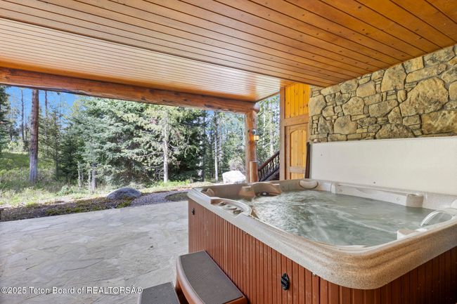 5725 Caddis Fly Dr, House other with 3 bedrooms, 4 bathrooms and null parking in Wilson WY | Image 5