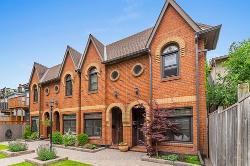 11-10 Buller Ave, Toronto, ON, M4L1C1 | Card Image