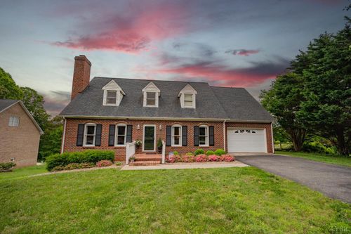 220 Swan Ln, Forest, VA, 24551-2649 | Card Image