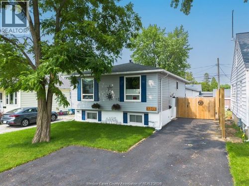 upper-unit-3394 Bliss Rd, Windsor, ON, N8W3B3 | Card Image