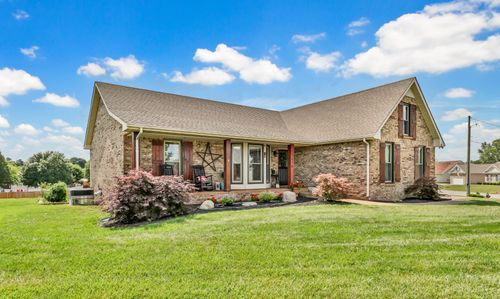 3656 Fieldstone Dr, Clarksville, TN, 37040-5557 | Card Image