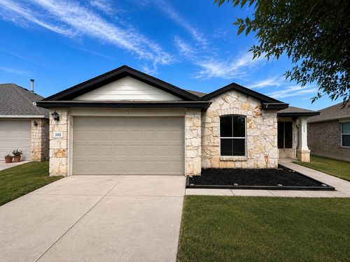 202 Mossberg Ln, Bastrop, TX, 78602-4077 | Card Image