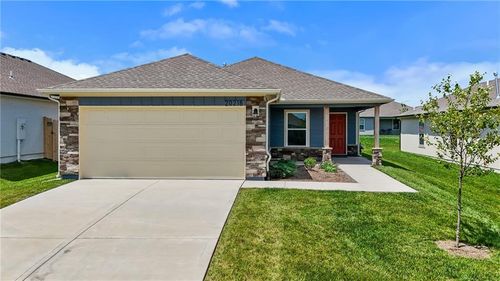 20270 W 195th St, Spring Hill, KS, 66083 | Card Image
