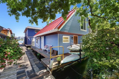 apt-b-3110 Portage Bay Pl E, Seattle, WA, 98102-3884 | Card Image
